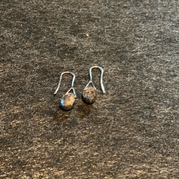 Vera Wang Earrings - Picture 1 of 1